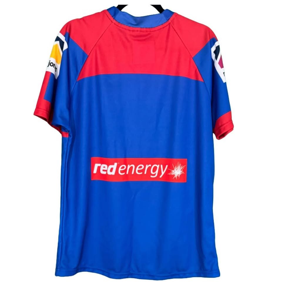 Back of the jersey, with no name or number